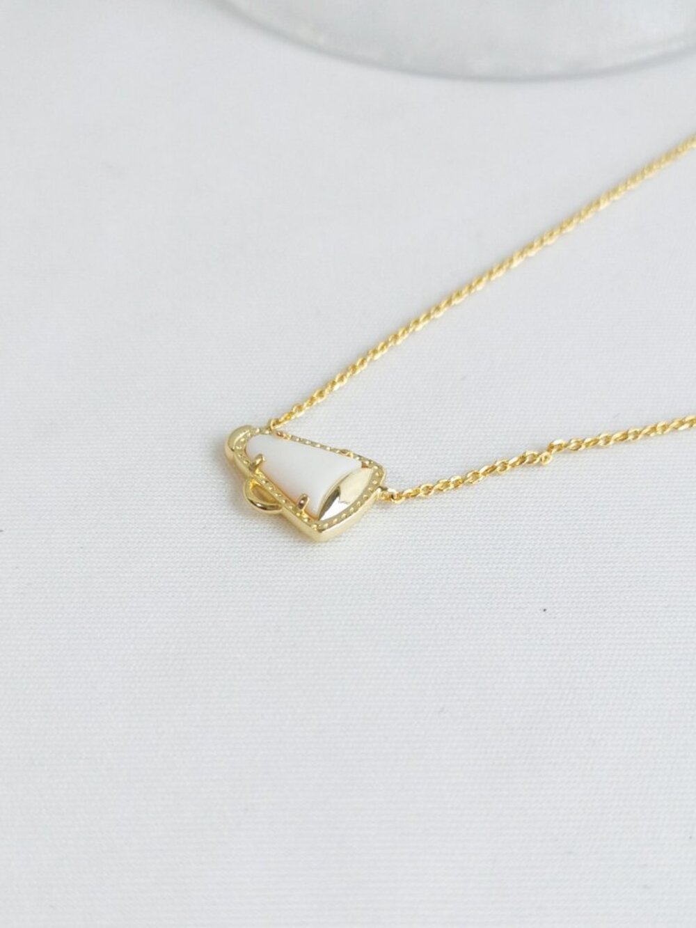 Kendra Scott Cheer Gold Pendant Necklace - Picture 3 of 4